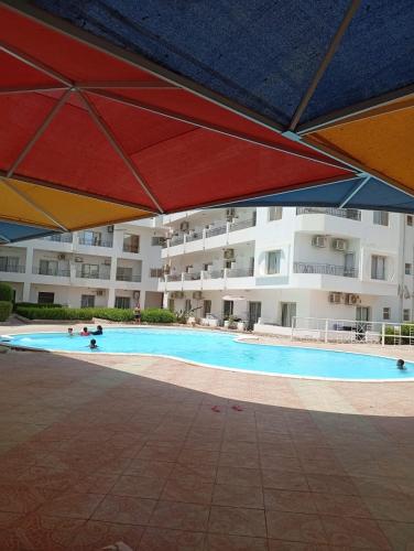 Al makramia Compound