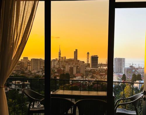 Nespecifikovaný výhled na destinaci Batumi nebo výhled na město při pohledu z apartmánu