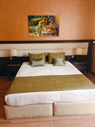 Postel nebo postele na pokoji v ubytování Smith Hotel