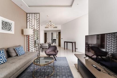 Stylish 1BR with Burj & Canal View