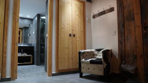 Χώρος καθιστικού στο Authentic 16th-century chalet beautifuly renovated