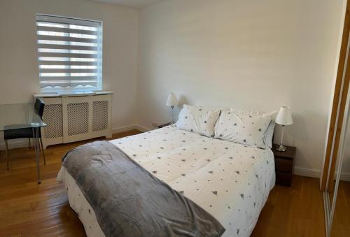 Gallery image of 2-Bedroom Flat Near Harry Porter Warner Bros Studios, Watford - Rugby Lodge in Abbots Langley