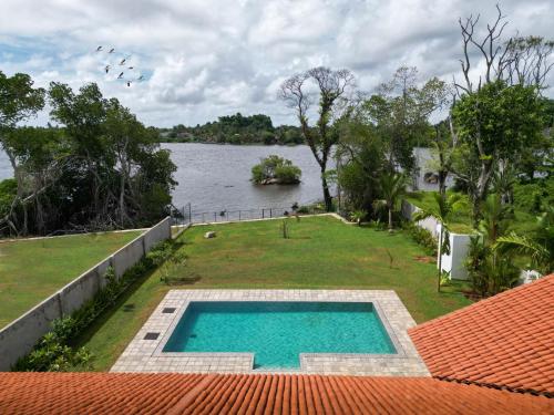 Kolam renang di atau dekat dengan Gaia plantbased Bnb , riverside