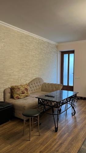 Зона вітальні в Adis Home