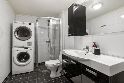 Ένα μπάνιο στο Red Polar House