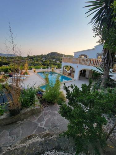 Charmante villa avec vue mer