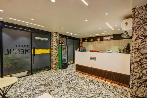 Ο χώρος του λόμπι ή της ρεσεψιόν στο Hotel Mehul International -Near New Delhi Railway Station, Paharganj & Connaught Place