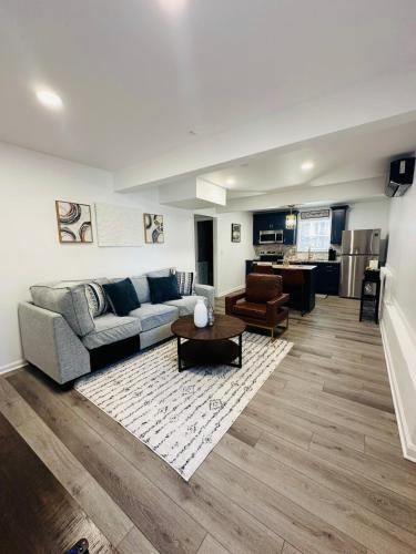 Posezení v ubytování Comfortable and Luxury Studio in a Prime Location