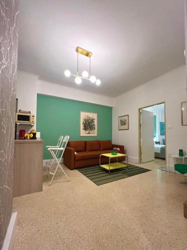 The Artist's Nook - Syntagma Escape
