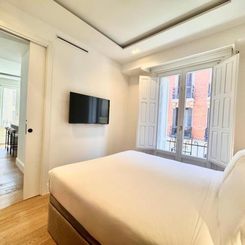 Charming Plaza Mayor Views & Top location