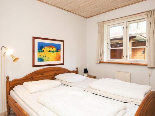 Katil atau katil-katil dalam bilik di 8 person holiday home in Toftlund-By Traum