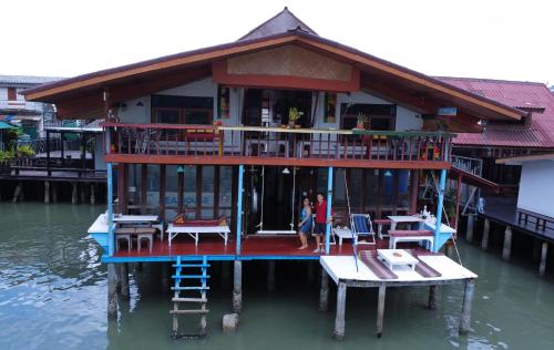 a house on a dock in the water at Sea House Koh Chang in Ko Chang