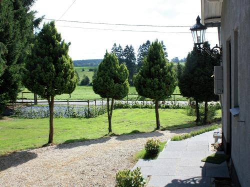 Un jardín fuera de Wellness Escape in Gouvy