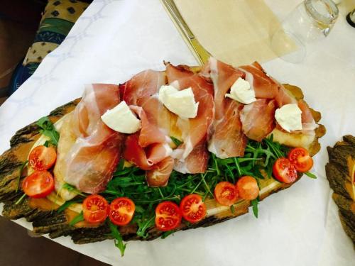 Comida en la casa de huéspedes o alrededores