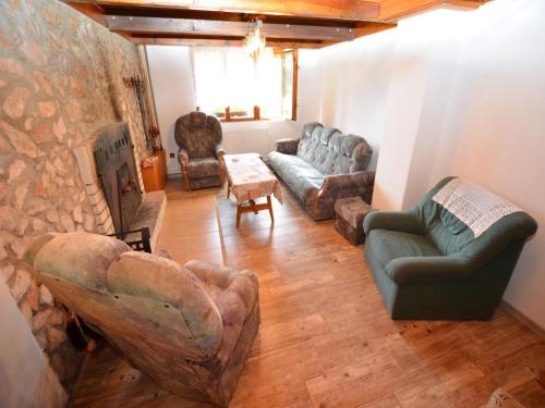 Uma área de estar em Family Chalet in Giant Mountains