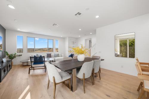 Posezení v ubytování #Marbella Lane - Curated 5BR in Upscale RMV Haven