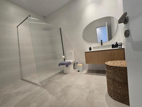 Ένα μπάνιο στο Ilia Suites 1
