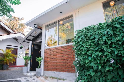 Bangunan di mana terletaknya vila ini