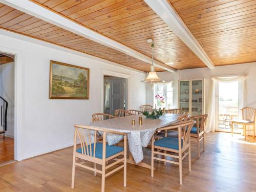 Φωτογραφία από το άλμπουμ του Rustic Farmhouse Getaway - By Traum Ferienwohnungen σε Åbybro