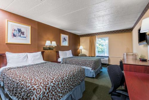 Imagen de la galería de Days Inn by Wyndham Pittsburgh, en Pittsburgh