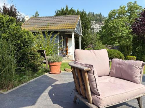 Taman di luar Erholen im Tiny House am Waldrand