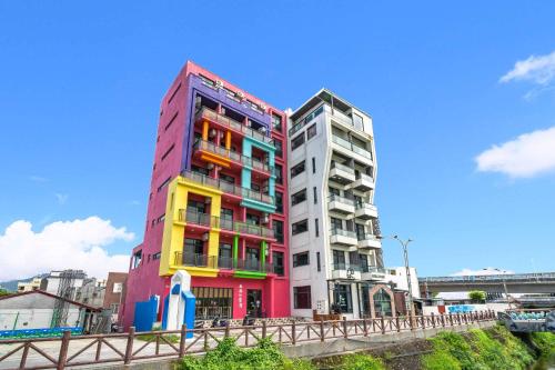 Edificio en el que se encuentra la habitación en casa particular