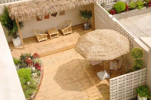 Un patio o zona al aire libre en Xiangwang Hotel Shanghai Airport 24H Free Shuttle