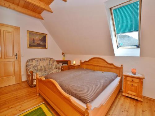 Postel nebo postele na pokoji v ubytování Chalet in Einach near Ski Slopes