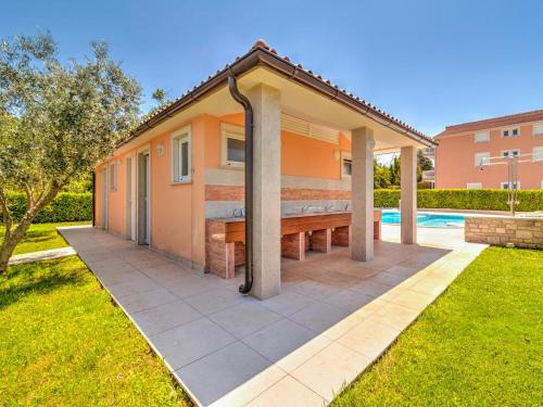 Mobile Home in Banjole near Beach