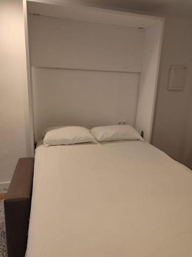 Perla Studio - 2 personas con Piscina, AC y WiFi a 1 min de la playa