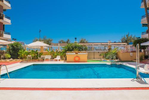 Perla Studio - 2 personas con Piscina, AC y WiFi a 1 min de la playa