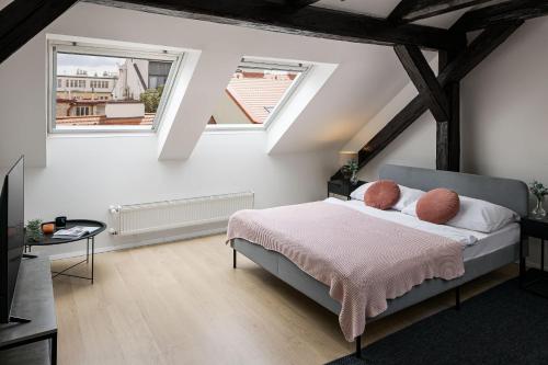 Under the Beams - Designer Prague Old Town Loft