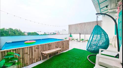 Ảnh trong thư viện ảnh của Mykonos Sky Penthouse Rooftop Pool 150" Cinema ở Gurgaon