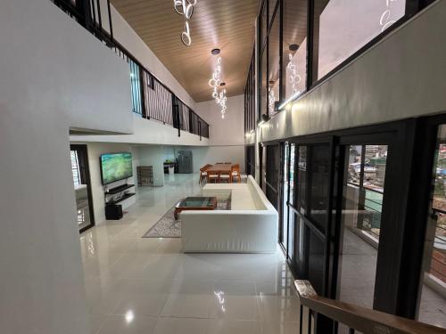 Kuchyň nebo kuchyňský kout v ubytování The Skynest Baguio - 6 bedrooms, 3 CRs and a HUGE Balcony