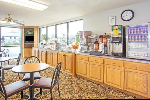 Drinks på Days Inn by Wyndham Valdosta I-75