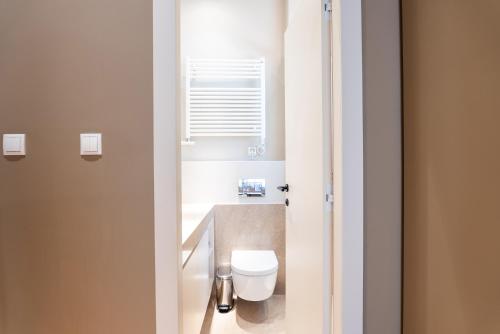 Syntagma Zairas Hideaway!
