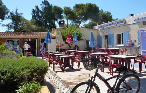 Mobil home neuf 4-6 P dans camping 4 étoiles - L'Almanarre Hyères