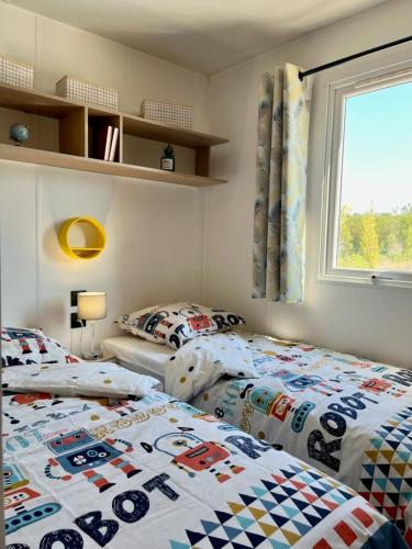 Mobil home neuf 4-6 P dans camping 4 étoiles - L'Almanarre Hyères