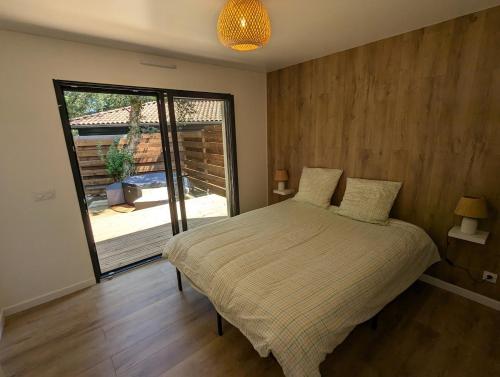Ένα ή περισσότερα κρεβάτια σε δωμάτιο στο New 3 bedroom villa with Spa
