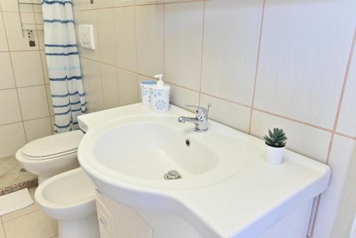 Ένα μπάνιο στο IzzHome Sea Style