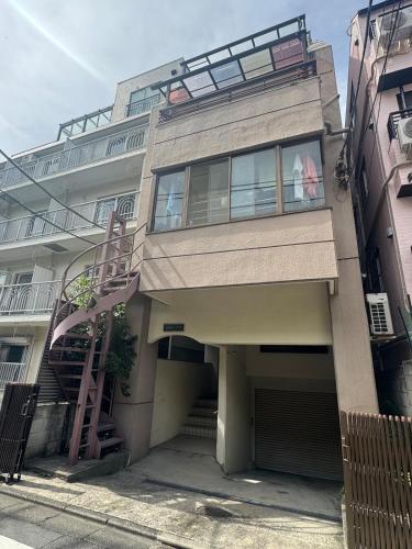 LiveStay HIROO - 1BR and Cozy Living Area, 5th floor NO elevator, 34m2, 1-3 ppl, Hiroo Area, from Stn 10 min to Shibuya