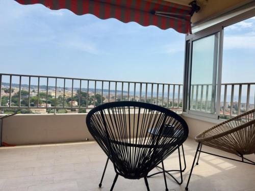 Sea view 4 people terrace 60 m & pool