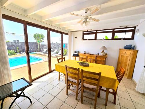Casa Lagarto heated pool aircon central Playa Blanca