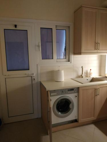 2room-flat, perfect kitchen in Athens, Pangkrati 100Μbits