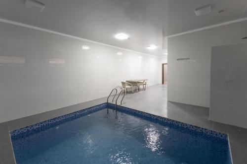 Πισίνα στο ή κοντά στο Siluet Plaza Hotel