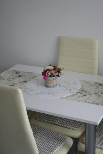 Φωτογραφία από το άλμπουμ του Laura's Chic Apartment σε Turda