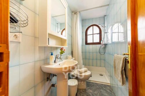 Ένα μπάνιο στο Apartment Fairways Club