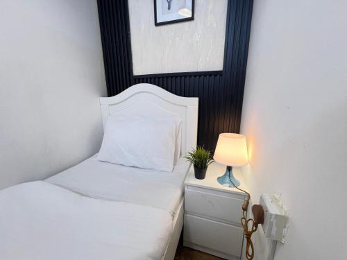 Comfort Nock Partition Room Near Mall Of emirates