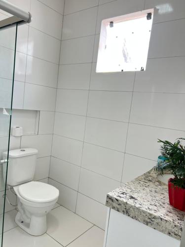 Bilik mandi di Casa COP30 11 leitos, Condomínio