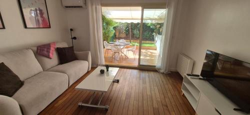 Élégant cocon sur la croisette parking terrasse et jardin